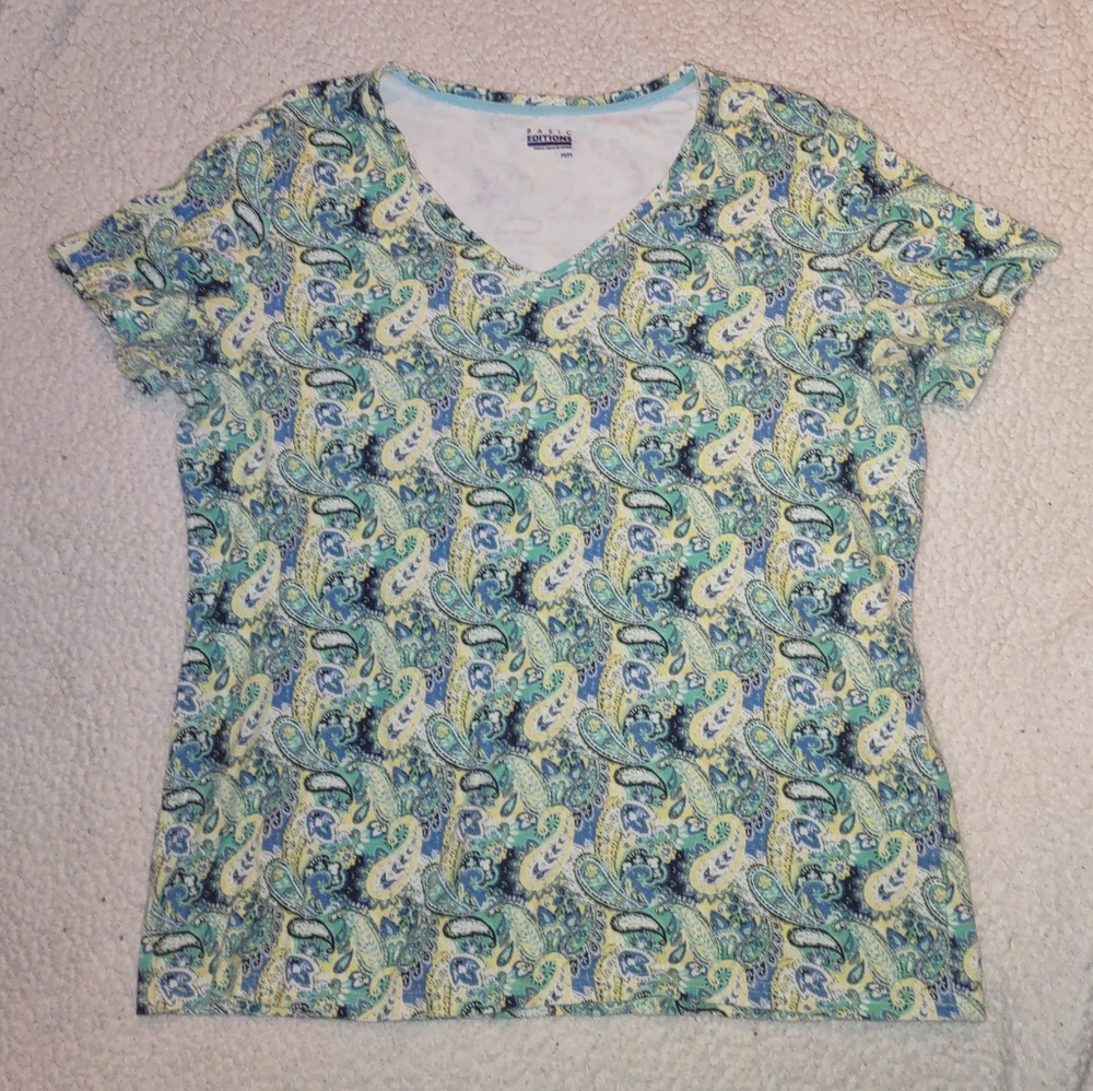 Nwot basic editions paisley top size medium
